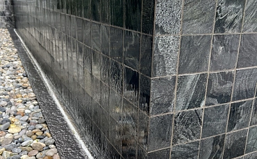 Сланцевая плитка Silver Grey Matrix Honed: элегантное решение для вашего экстерьера