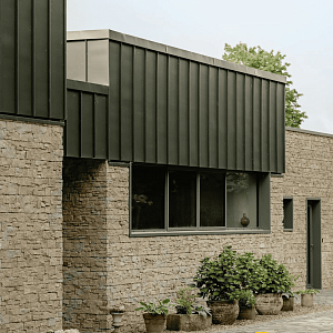 Фасадный камень RKS SLATE Кварцит Sesame Yellow Country крупным планом