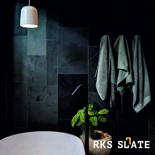 Плитка из камня Сланец RKS SLATE Brazil Black Natural в интерьере ванной
