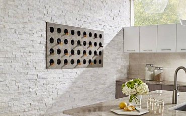 3D панели из натурального камня RKS SLATE Кварцит White Quartz Classic в интерьере кухни