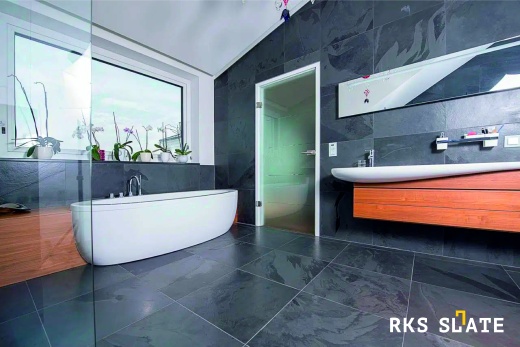 Сланец RKS SLATE Brazil Black Natural в интерьере ванной комнаты