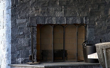 3D панели из натурального камня Midnight Black Country изготовленные специально под проект архитектора