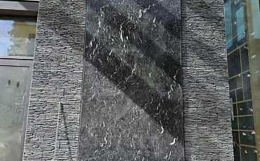 3D панели RKS SLATE Сланец Black Waterfall Classic на камине - объект г. Москва