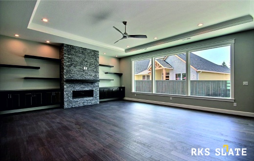 3D панели из камня RKS SLATE Мрамор Woody Grey Classic. Оформление камина натуральным камнем