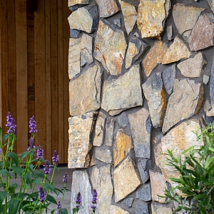 Отделочный камень для наружных стен дома RKS SLATE Beige Grey Quartz Loose