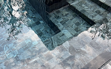 Сланцевая плитка Silver Grey Matrix Honed: элегантное решение для вашего экстерьера