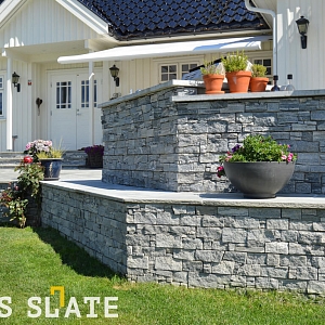 Натуральный камень для облицовки фасада RKS SLATE Гранит Sesame Grey Country