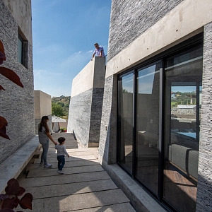 Облицовочный камень для наружной отделки RKS SLATE Сланец Black Waterfall Pencil