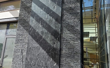 3D панели RKS SLATE Сланец Black Waterfall Classic на камине - объект г. Москва