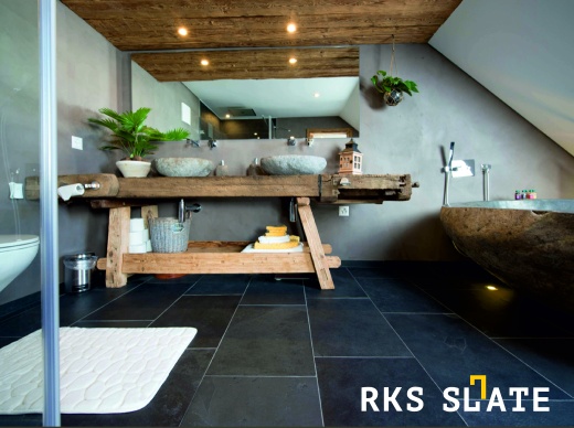 Напольная плитка из камня Сланец RKS SLATE Brazil Black Natural в интерьере ванной