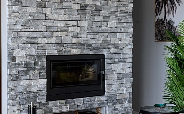 Оформление камина натуральным камнем 3D панелями Мрамор Cloudy Grey